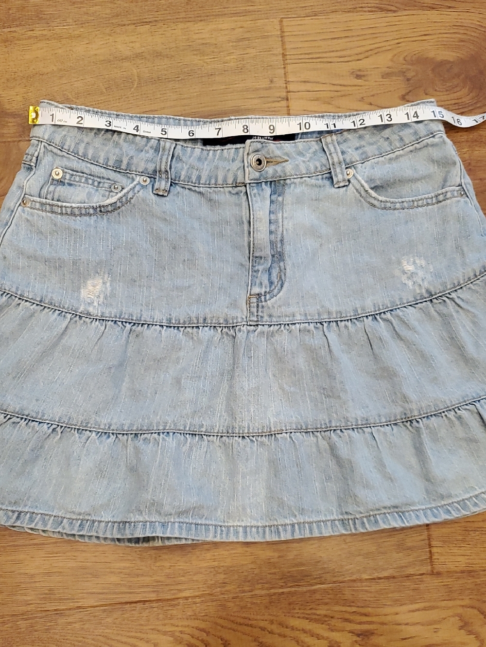 One Tuff Babe Jeanswear Light Wash Denim Tiered Skirt Womens 9 /10 Ruffled Denim - Picture 8 of 15